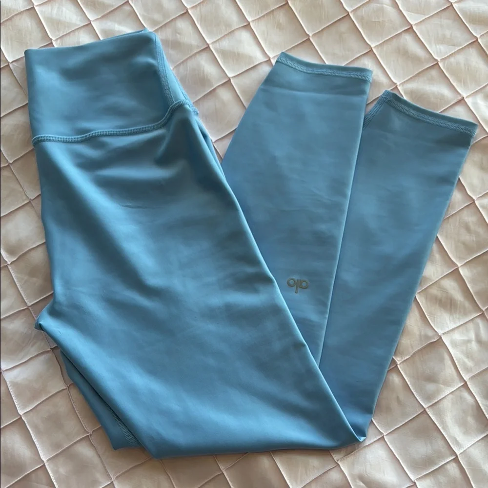 ALO yoga pants Size M - Picture 7 of 7